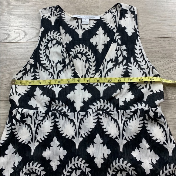 Diane Von Furstenberg Fay Crinkle Cotton Silk Sleeveless Floral Dress - Picture 13 of 14